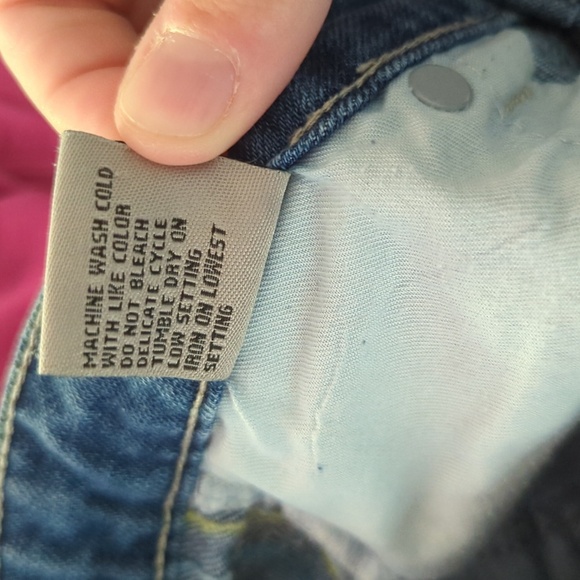 Tractr Fray Hem Shorts with Rainbow Embroidered Outseam Stretchy Girls Size 10 - Picture 5 of 5